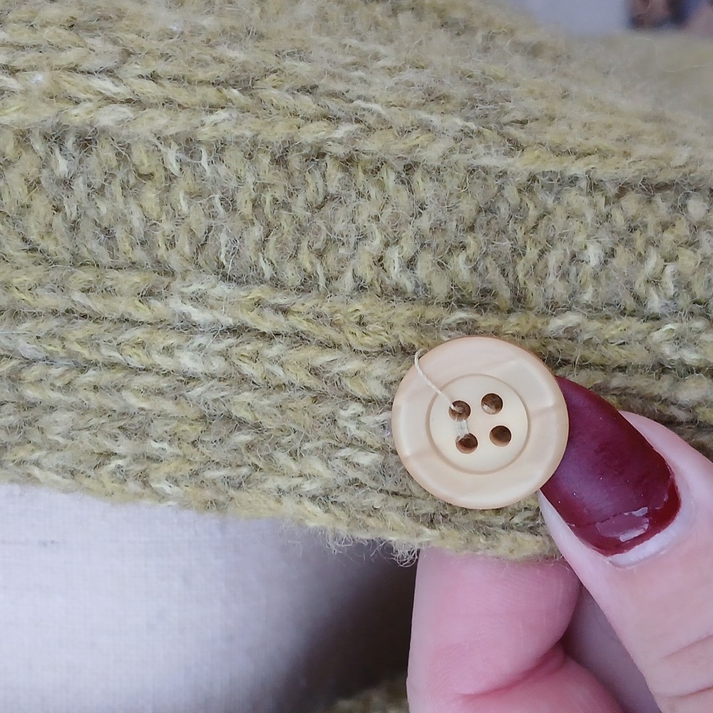 The Limited green sweater size medium - Picture 6 of 6